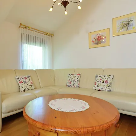 Quaint In Eimelrod Near Lake&water Sports Apartment Willingen (Upland)