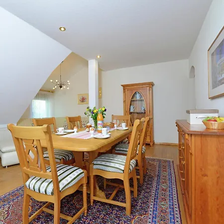 Quaint In Eimelrod Near And Water Sports Lägenhet